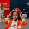 Enfant avec un casque