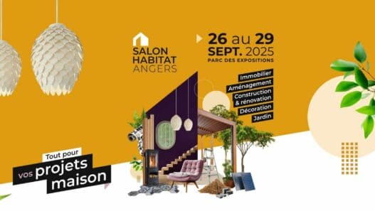 Stands et visiteurs du Salon Habitat au Parc des Expositions d’Angers