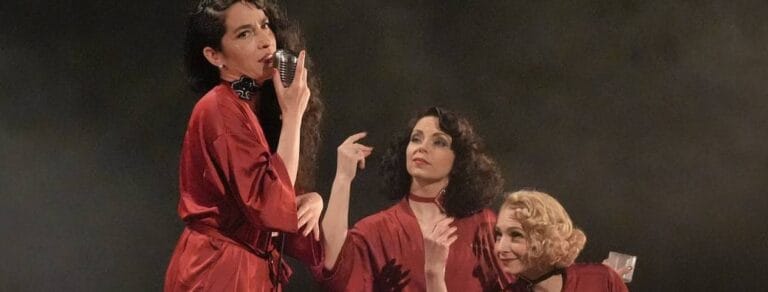 « Revue & corrigée », cabaret burlesque